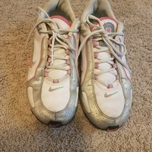 Nike Shox leather size 9.5 pink with mint